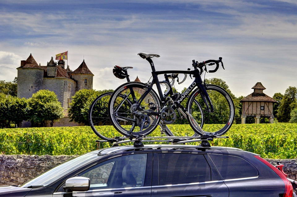 Cycle routes near La Balie